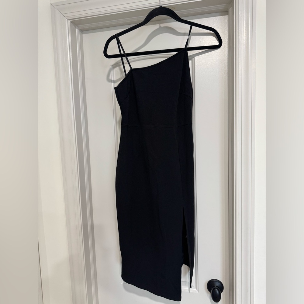Asymmetrical black dress size size 4